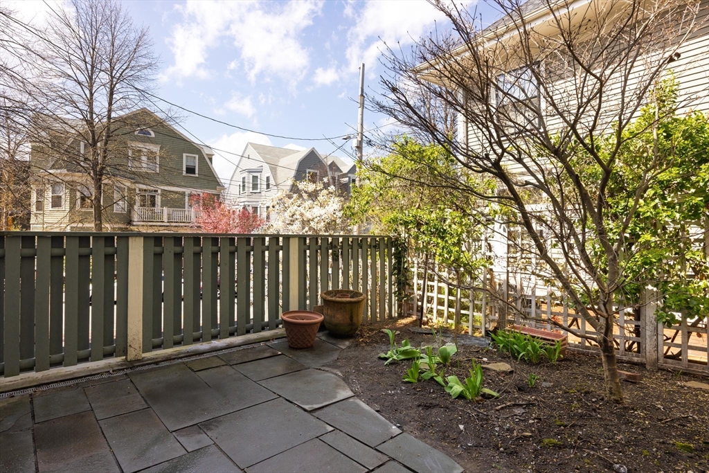 337 Harvard St # 3 Unit: #3