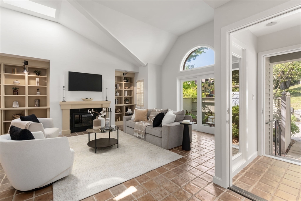 553 Boylston St # 2 Unit: C-2