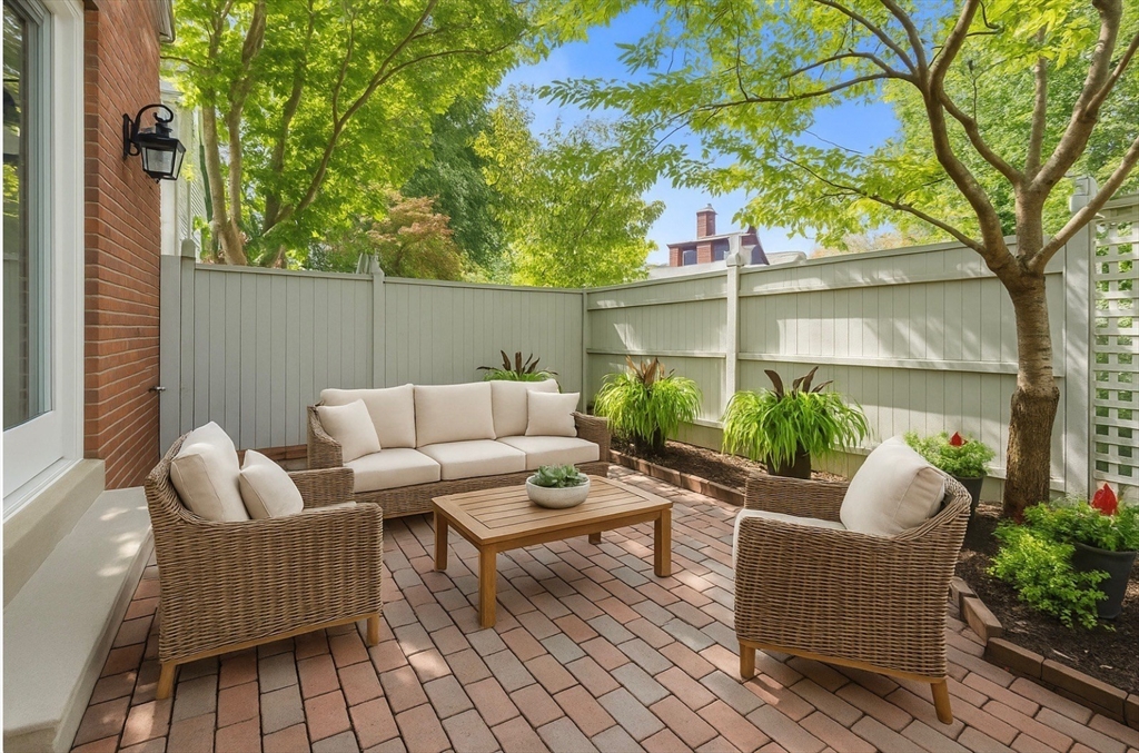 553 Boylston St # 2 Unit: C-2