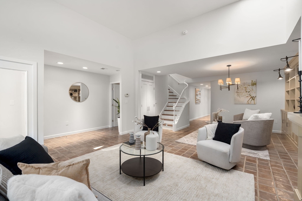 553 Boylston St # 2 Unit: C-2