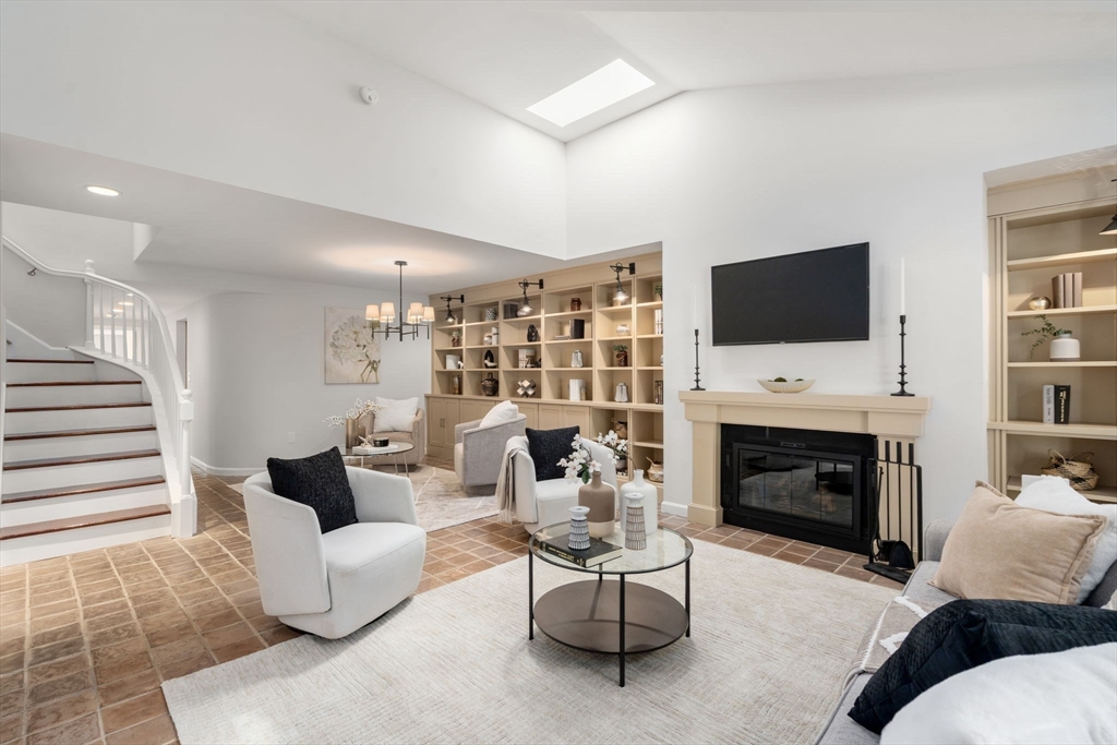 553 Boylston St # 2 Unit: C-2