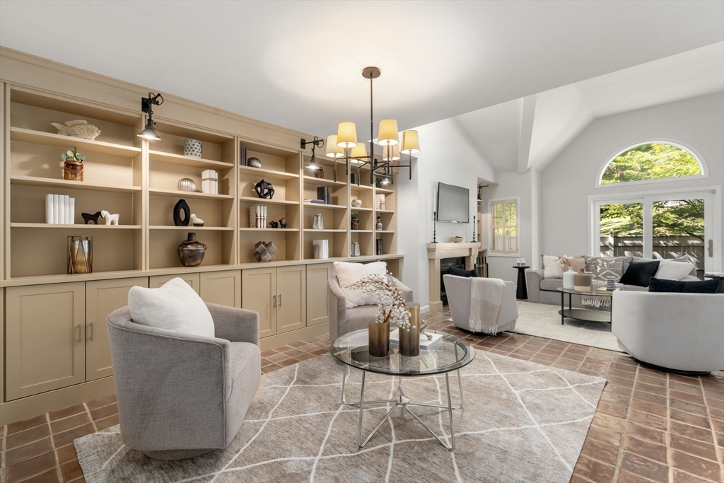 553 Boylston St # 2 Unit: C-2