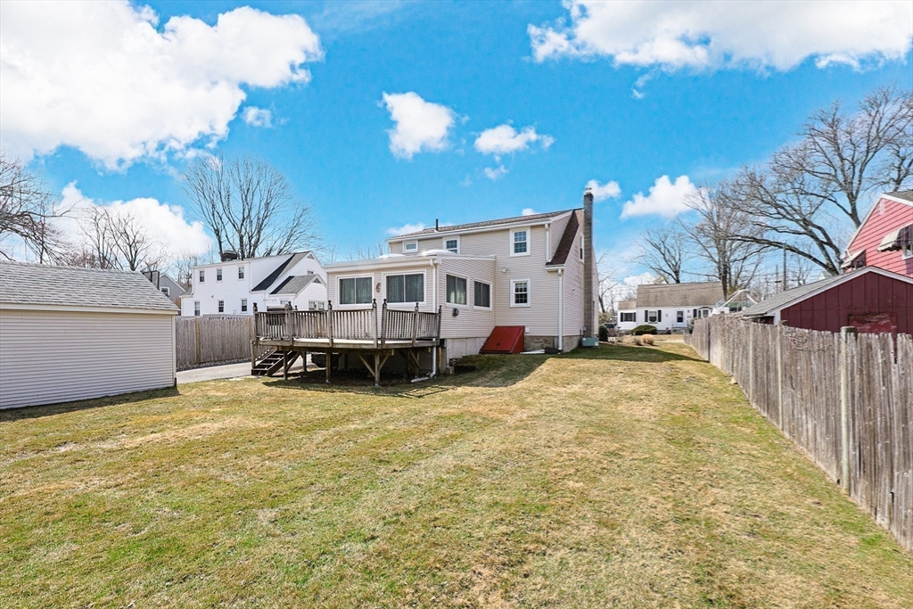 18 Circle Dr