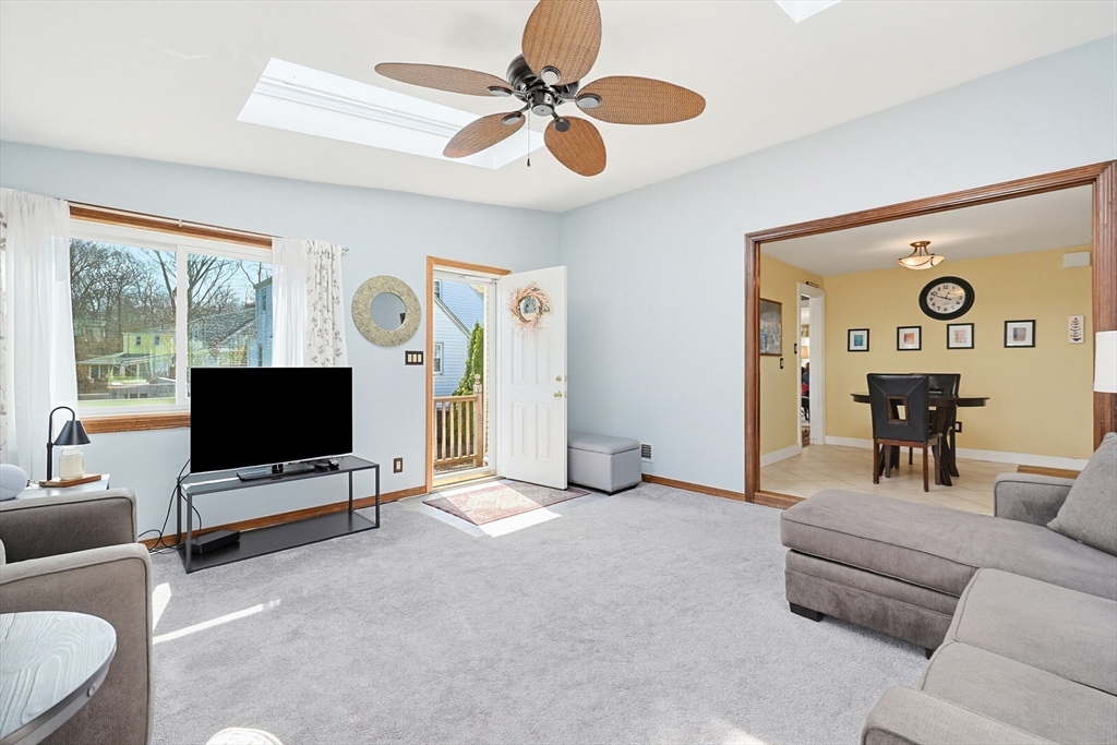 18 Circle Dr