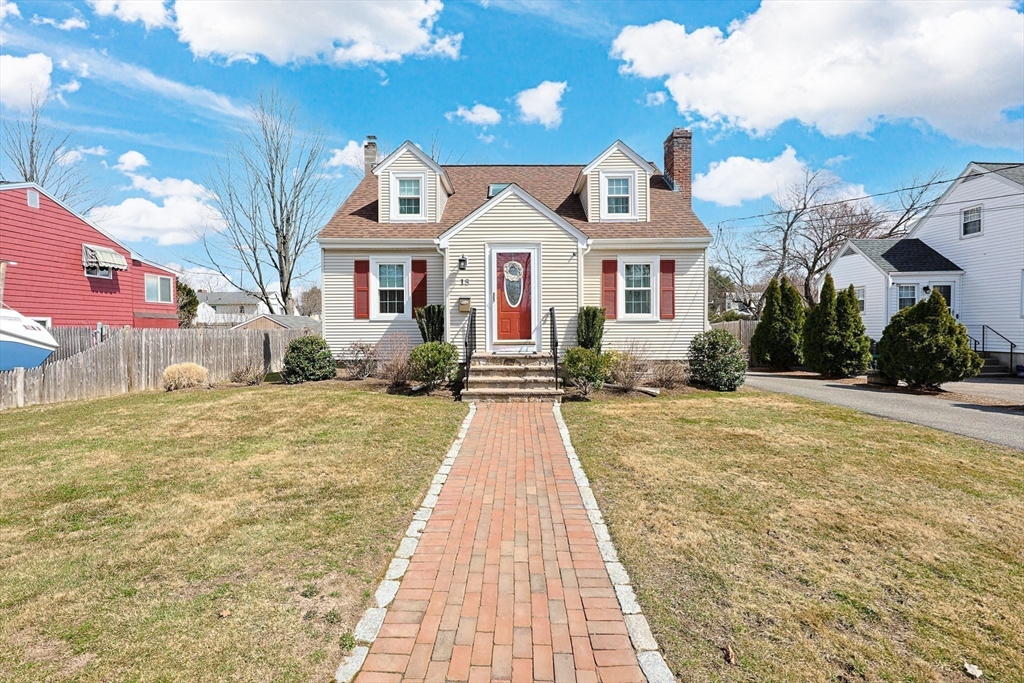 18 Circle Dr