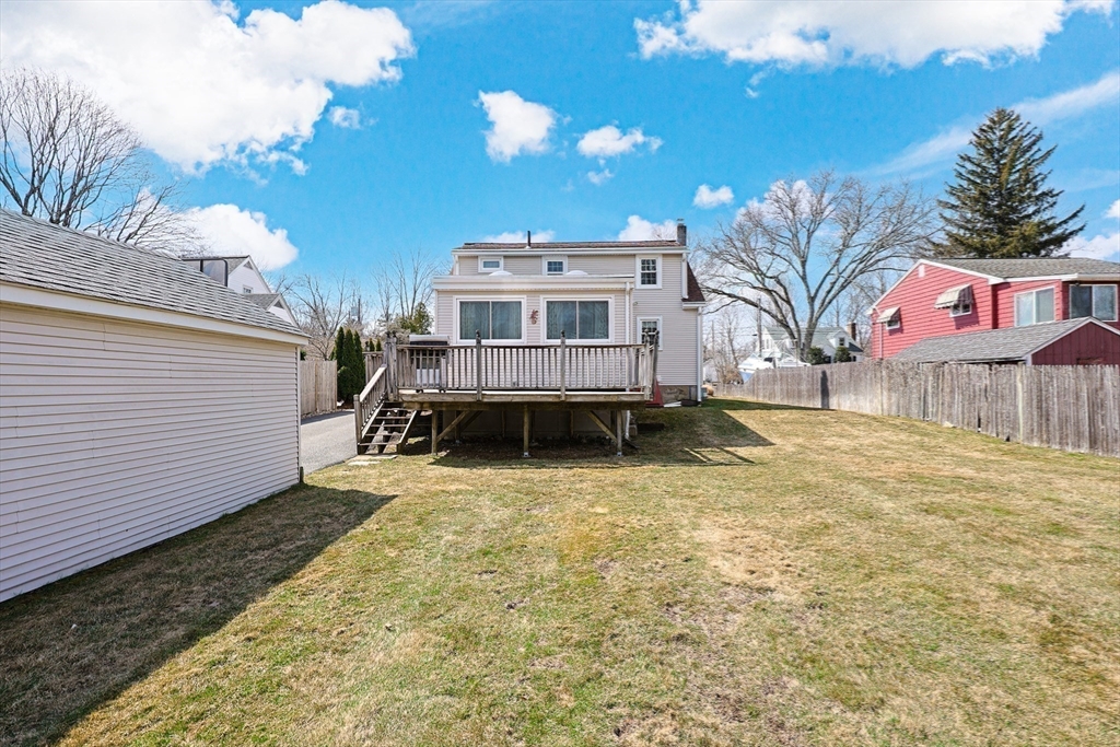 18 Circle Dr