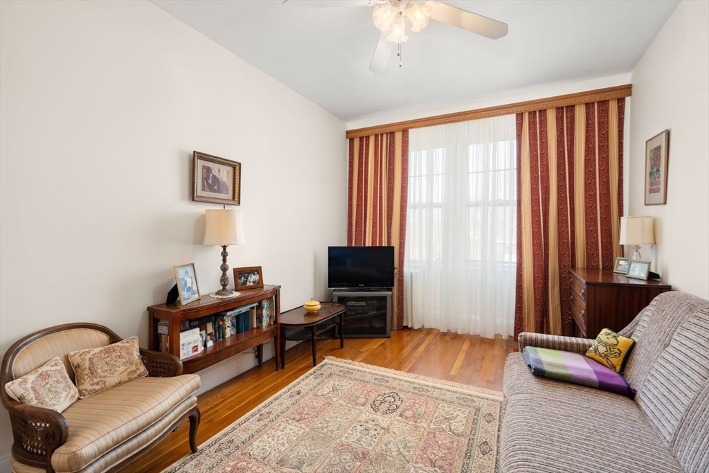 325 Tappan St # 6