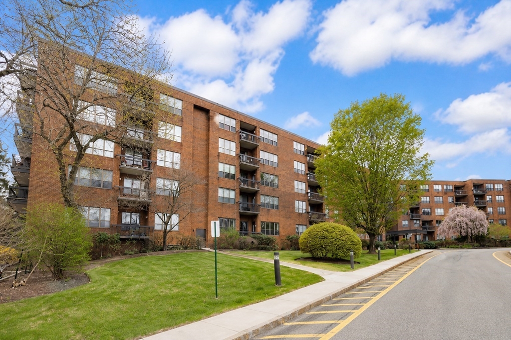 210 Nahanton St # 102