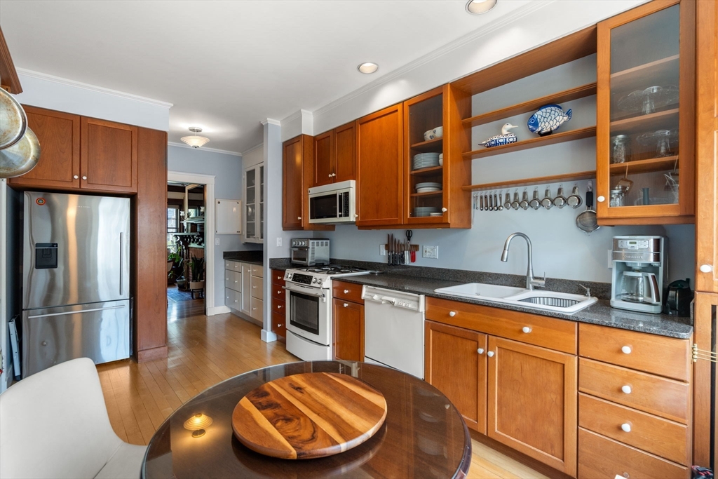147 Fuller St # 2