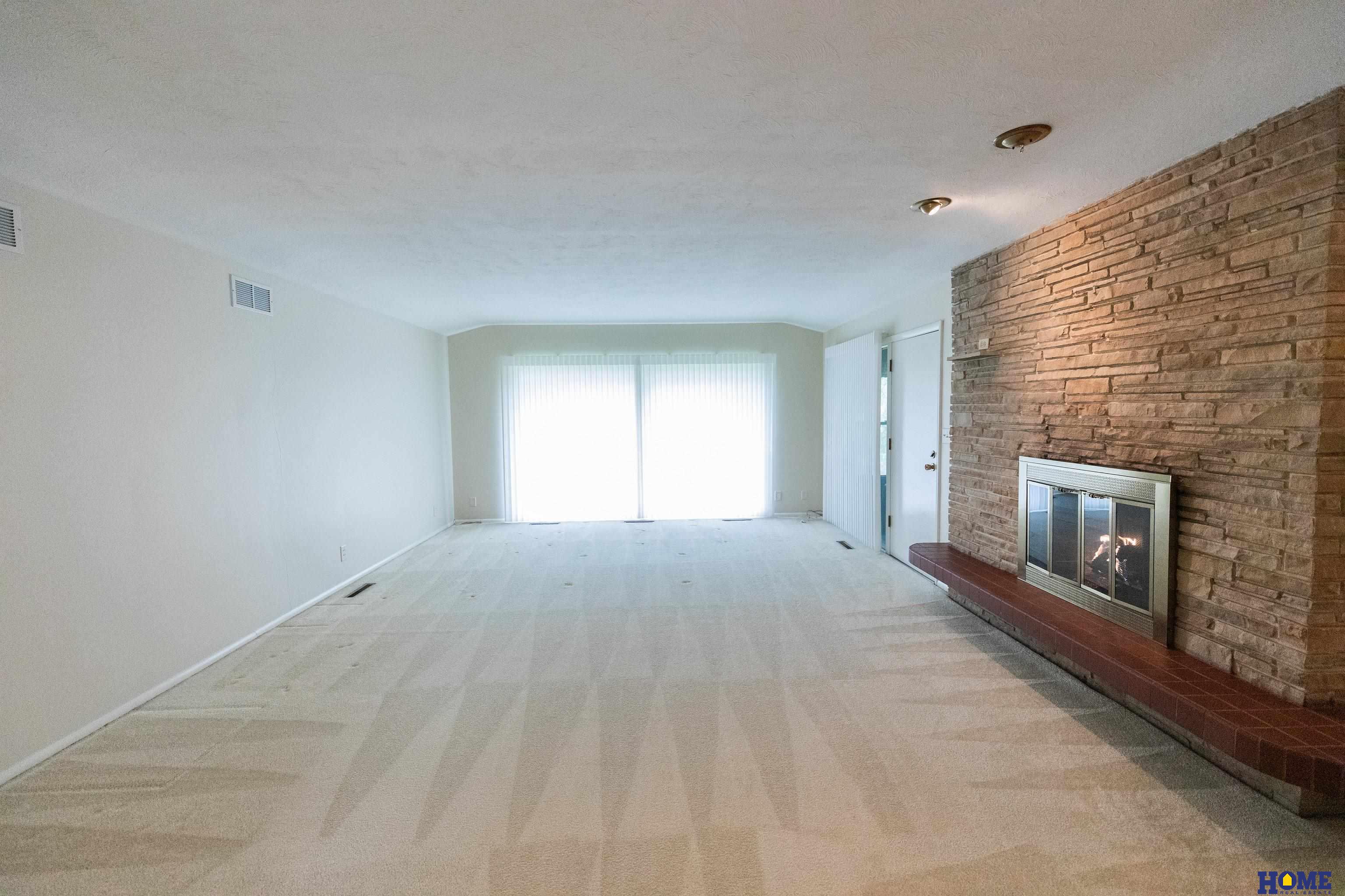 1501 W Manor Drive