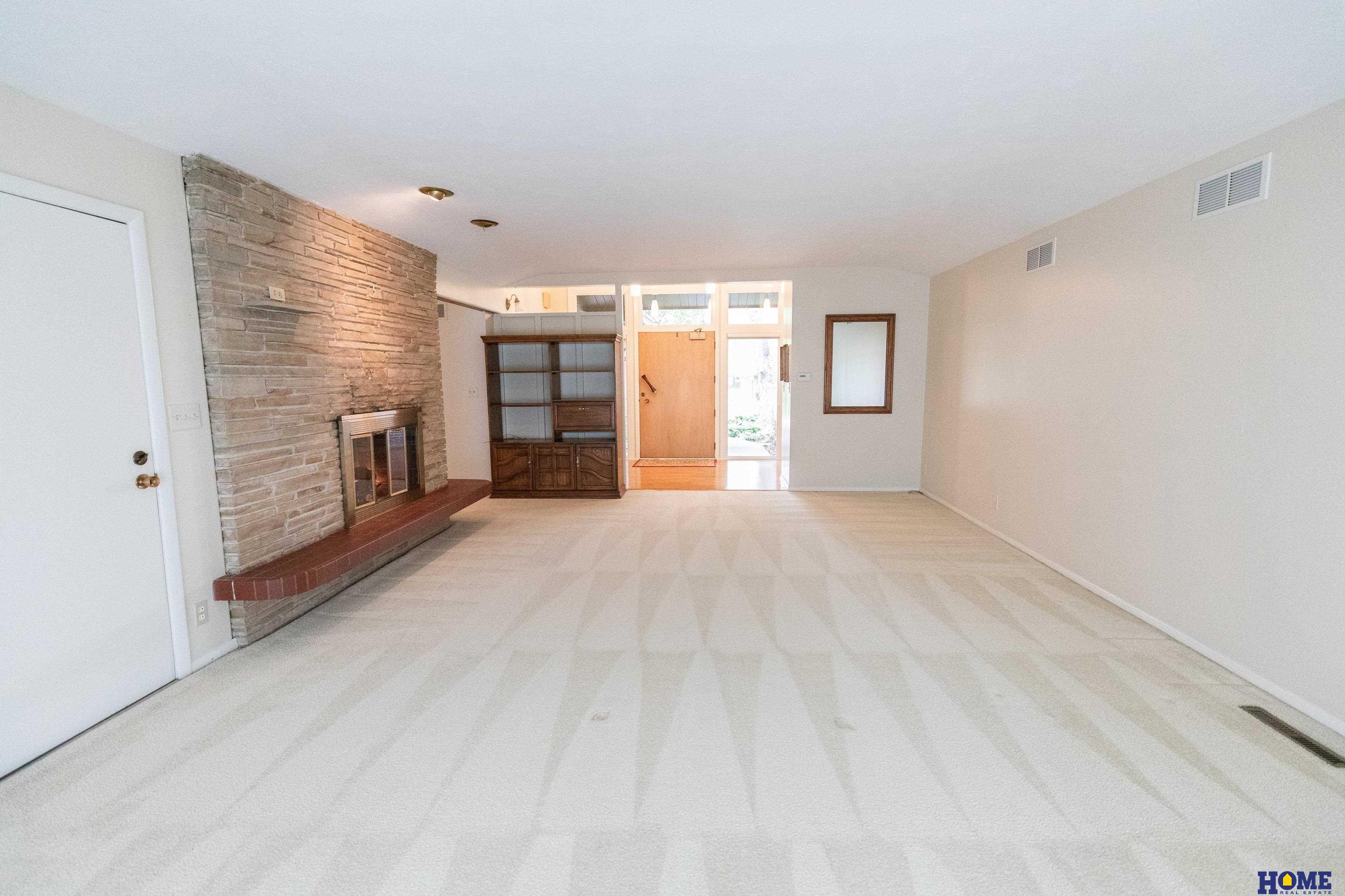 1501 W Manor Drive