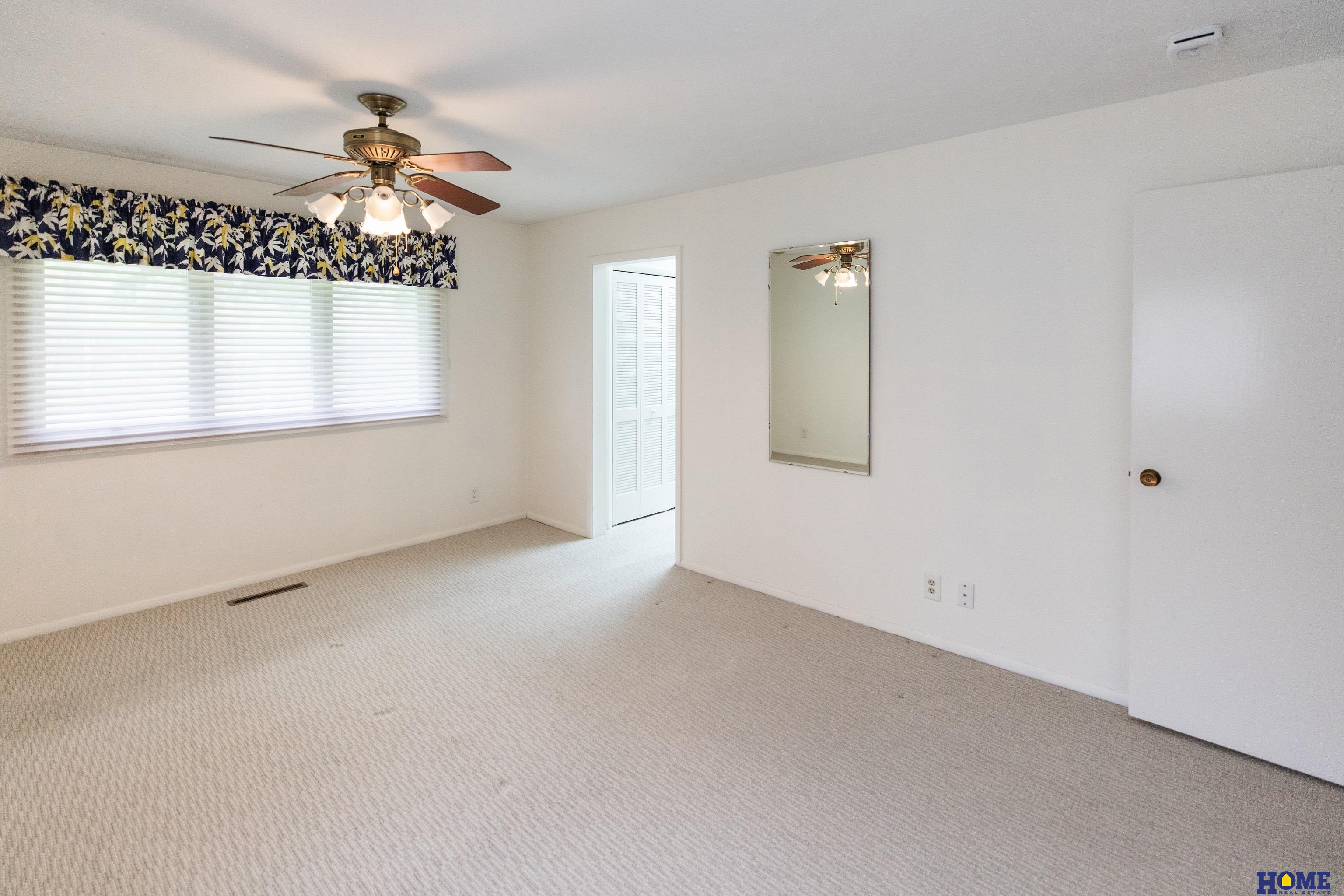 1501 W Manor Drive