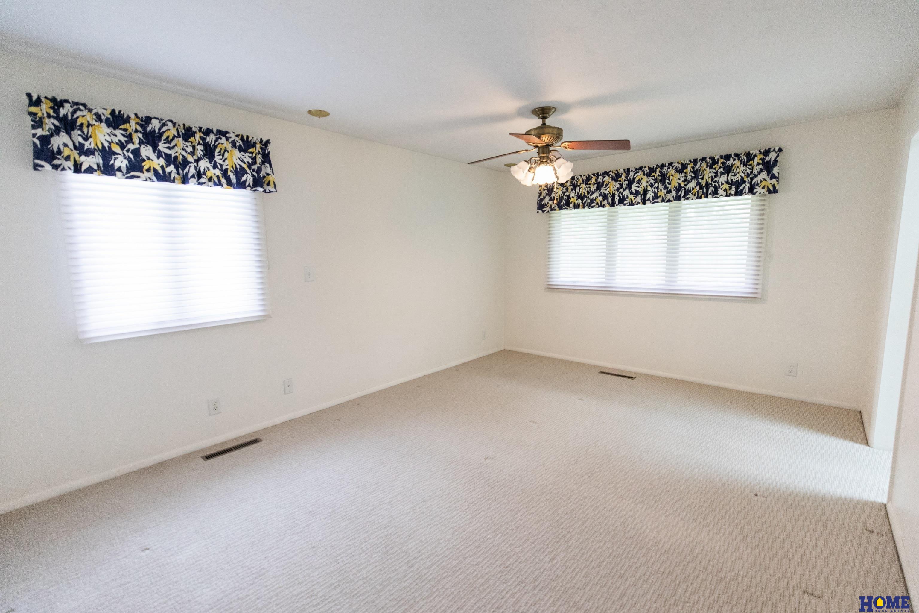 1501 W Manor Drive
