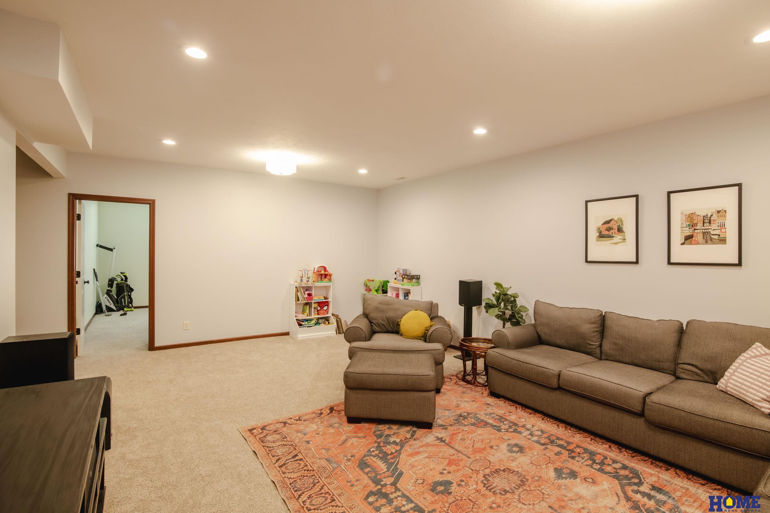 3151 N 91st Court