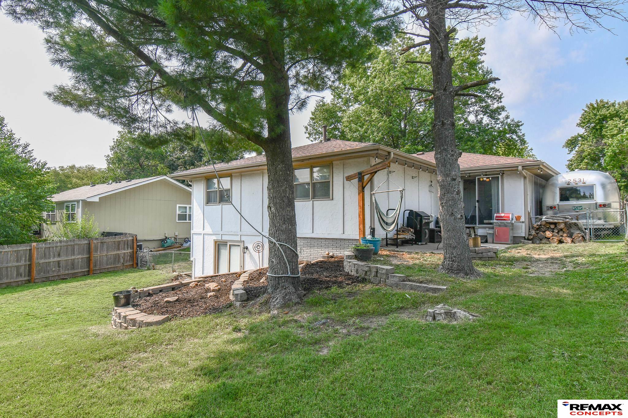 6021 Skylark Lane
