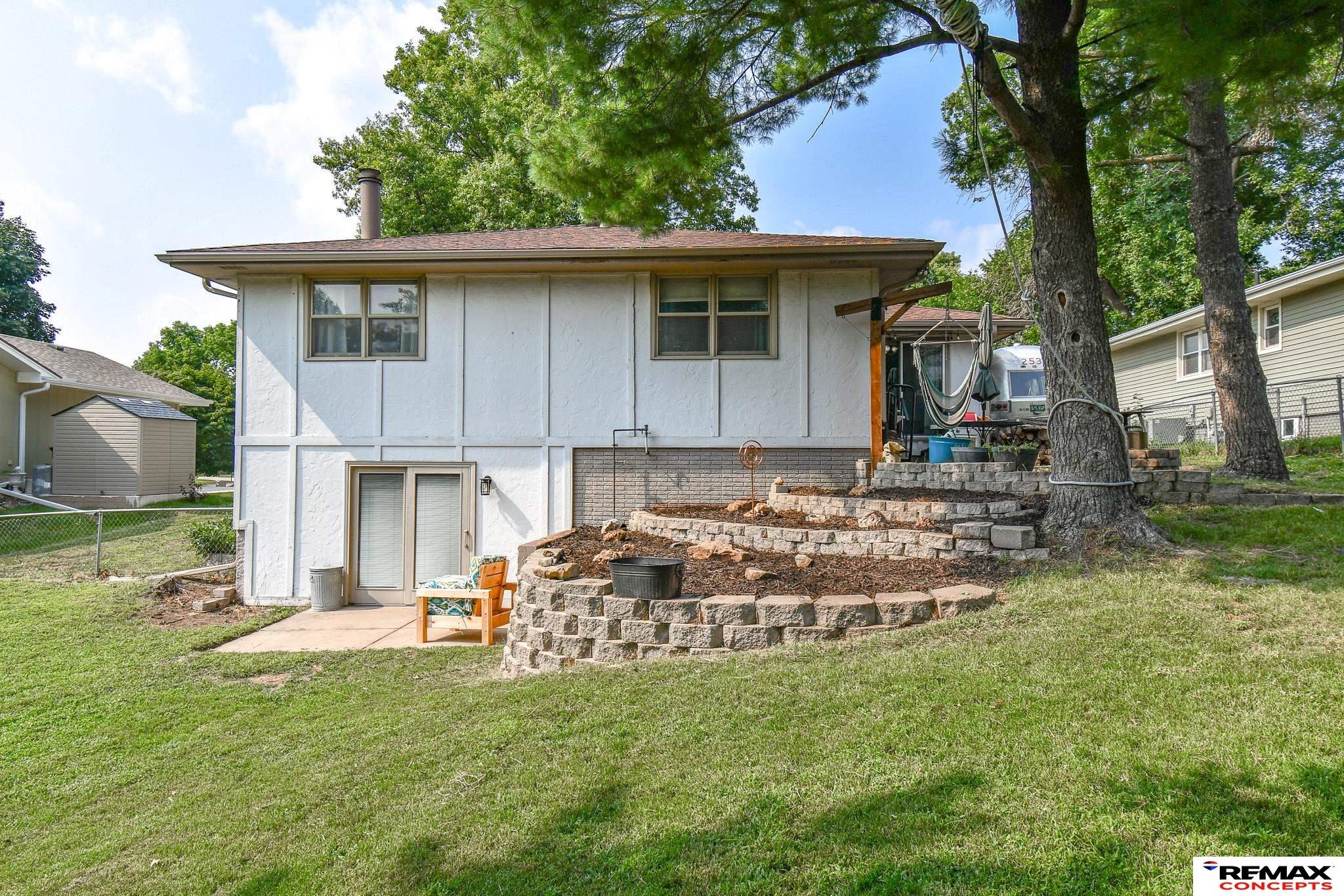6021 Skylark Lane