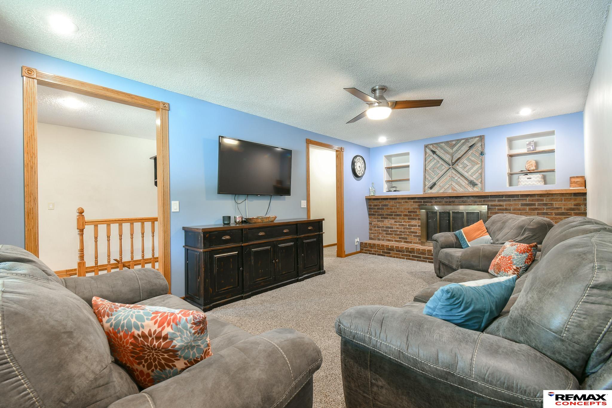 6021 Skylark Lane