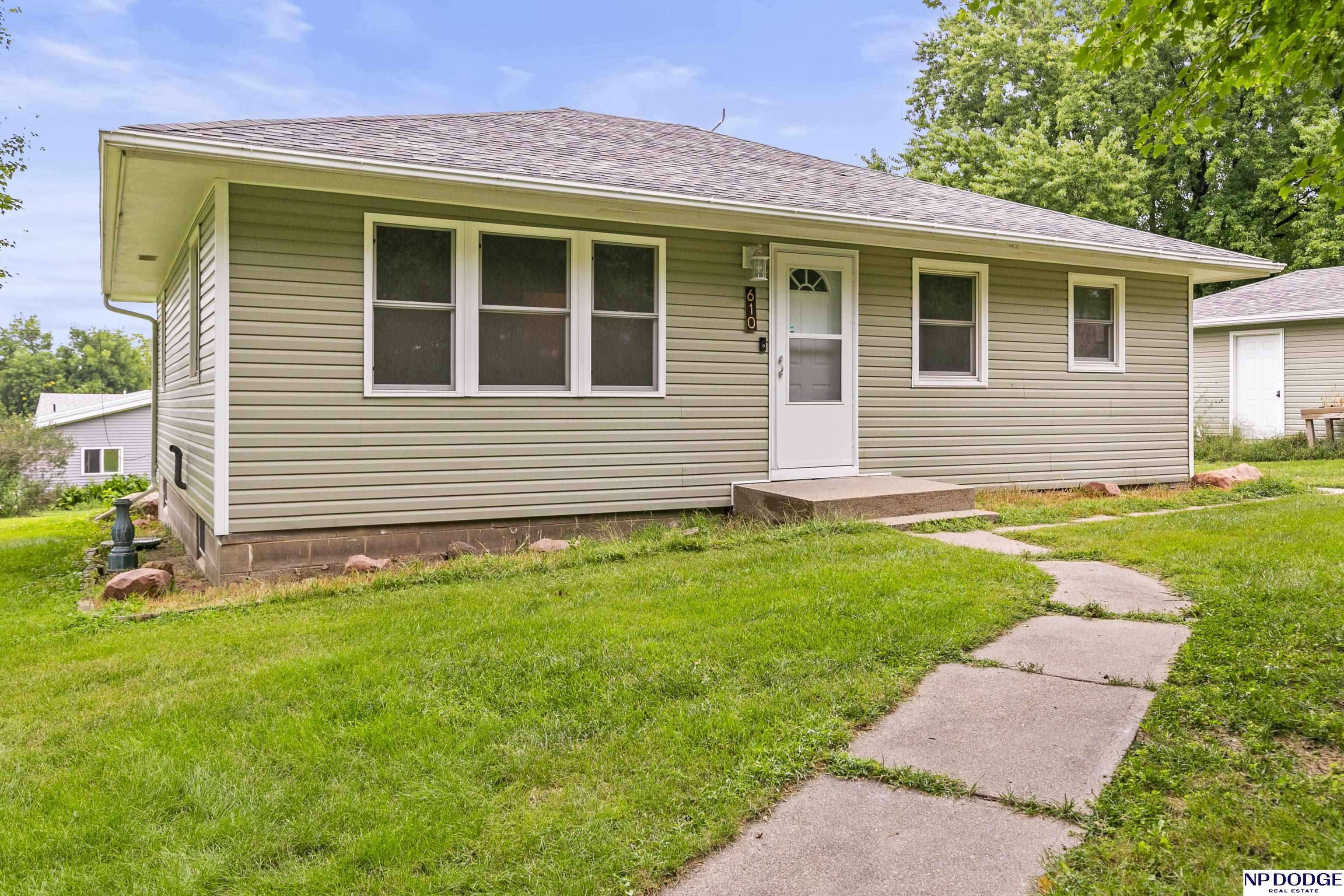 610 E 2 Street