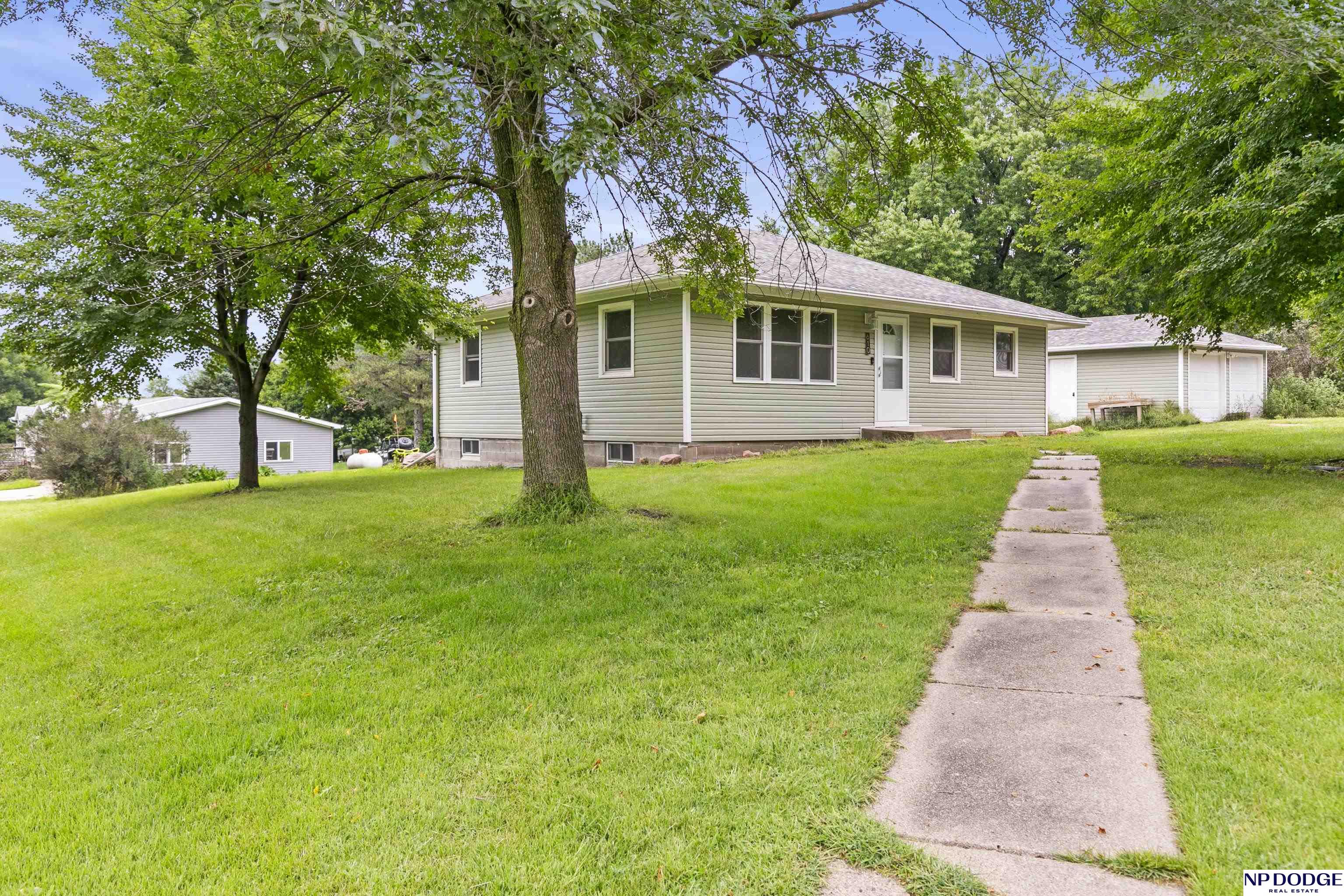 610 E 2 Street
