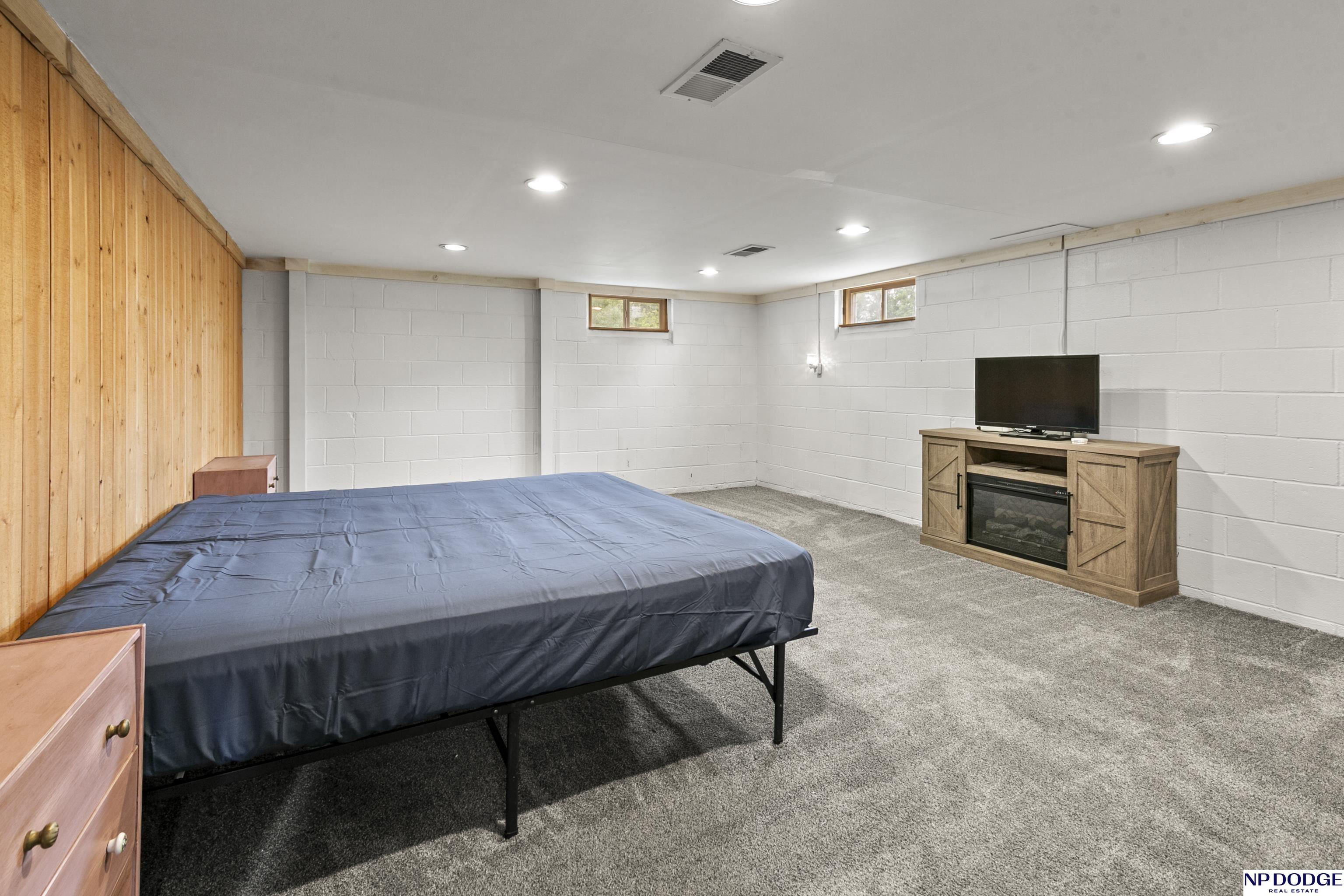610 E 2 Street