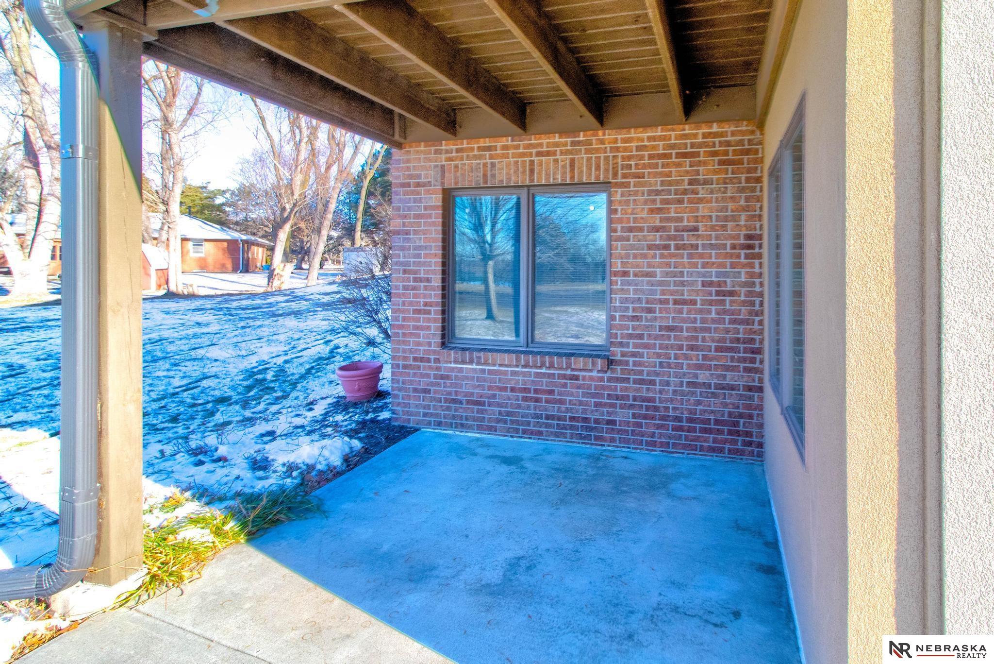 6721 Holmes Court