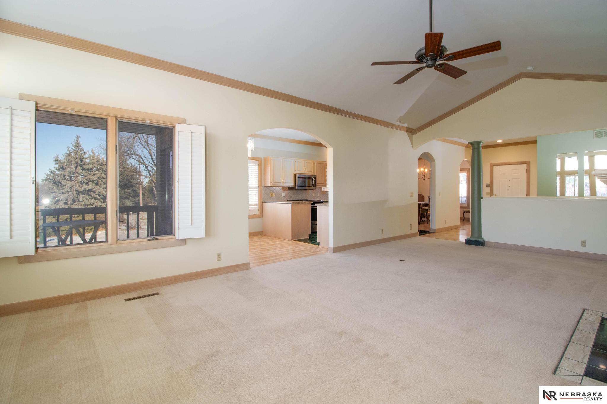 6721 Holmes Court