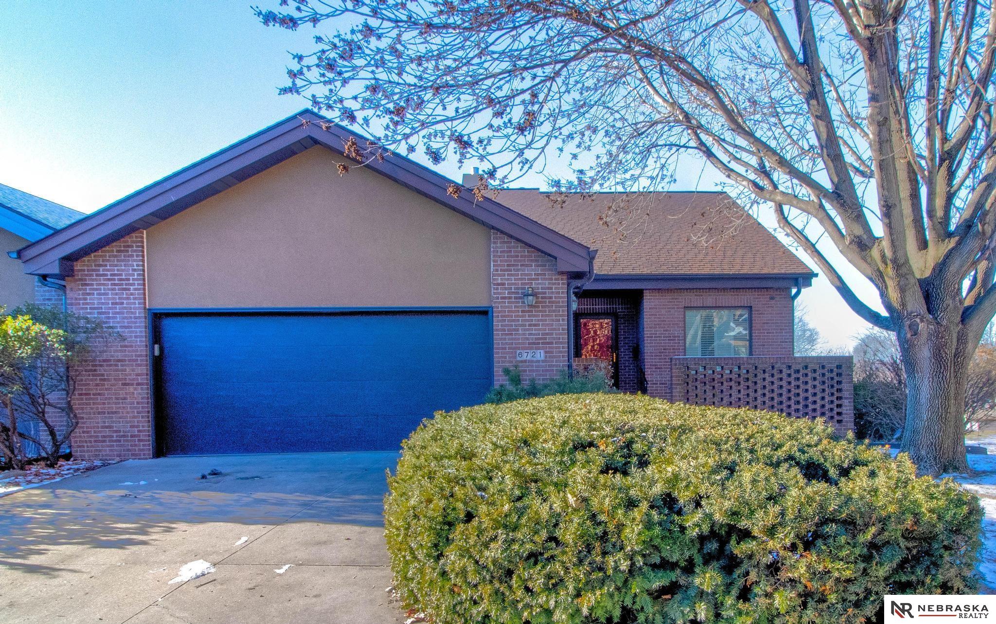 6721 Holmes Court