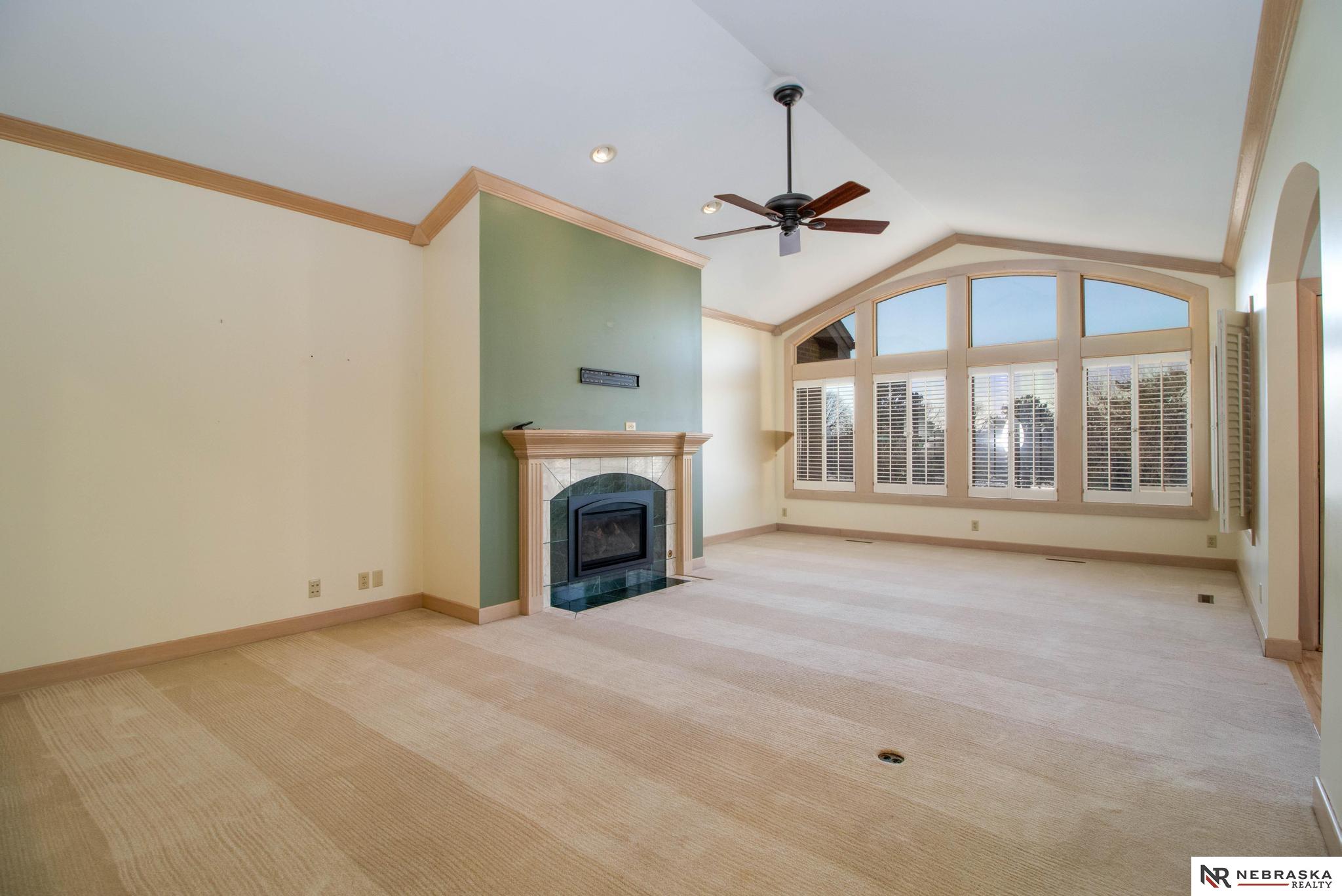 6721 Holmes Court