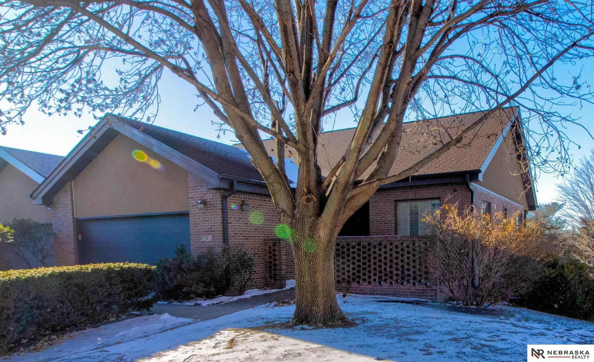 6721 Holmes Court