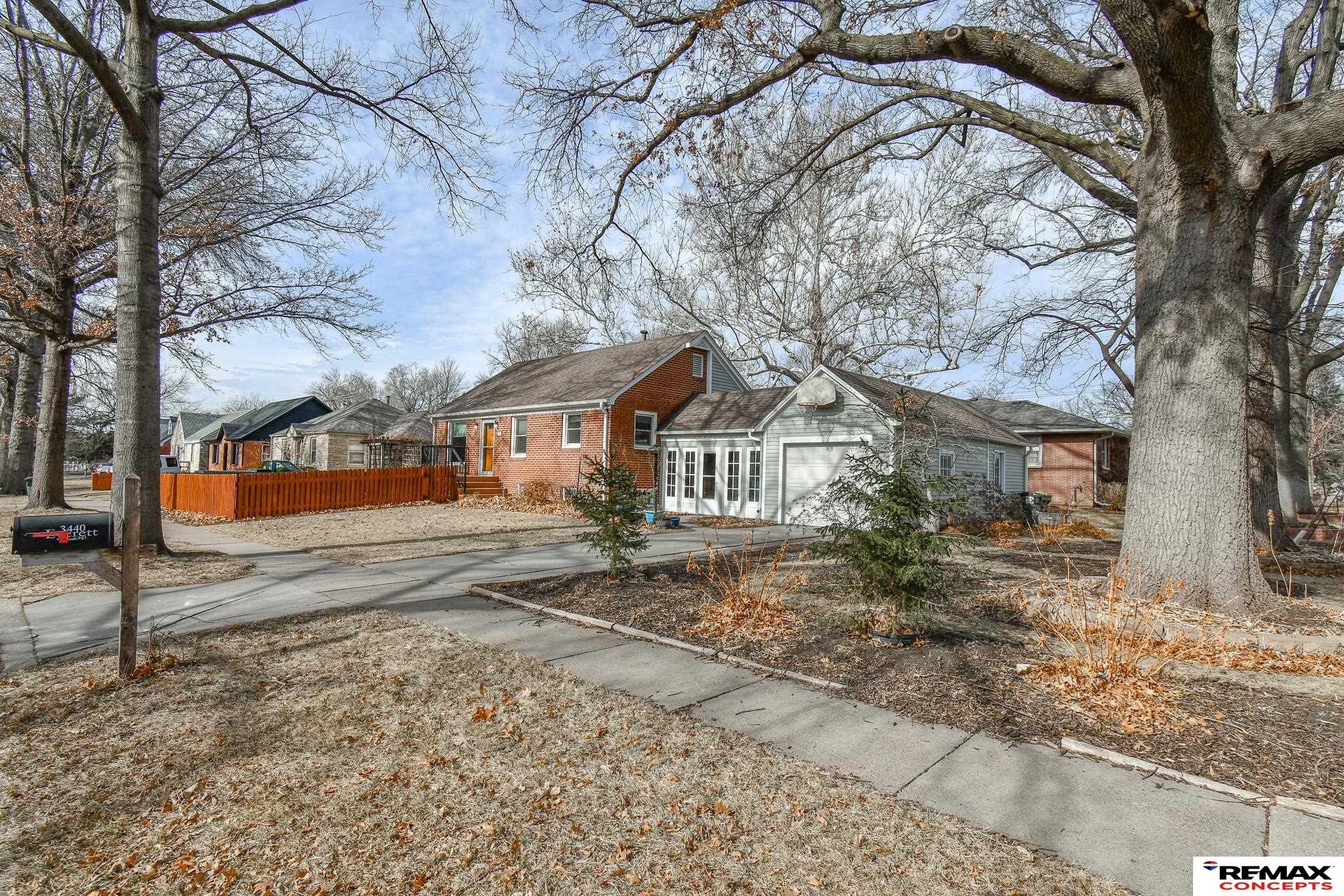 3440 Everett Street