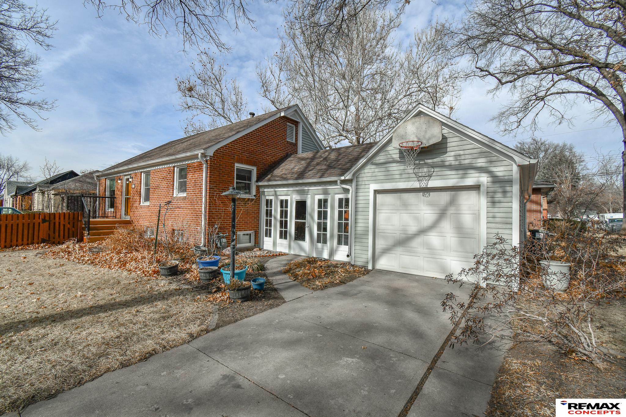 3440 Everett Street