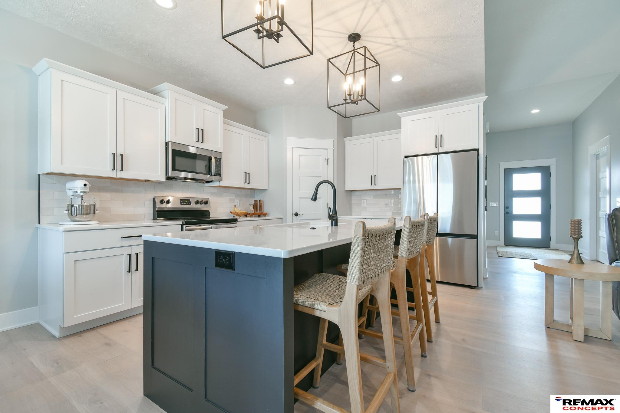 8915 S 75th Street