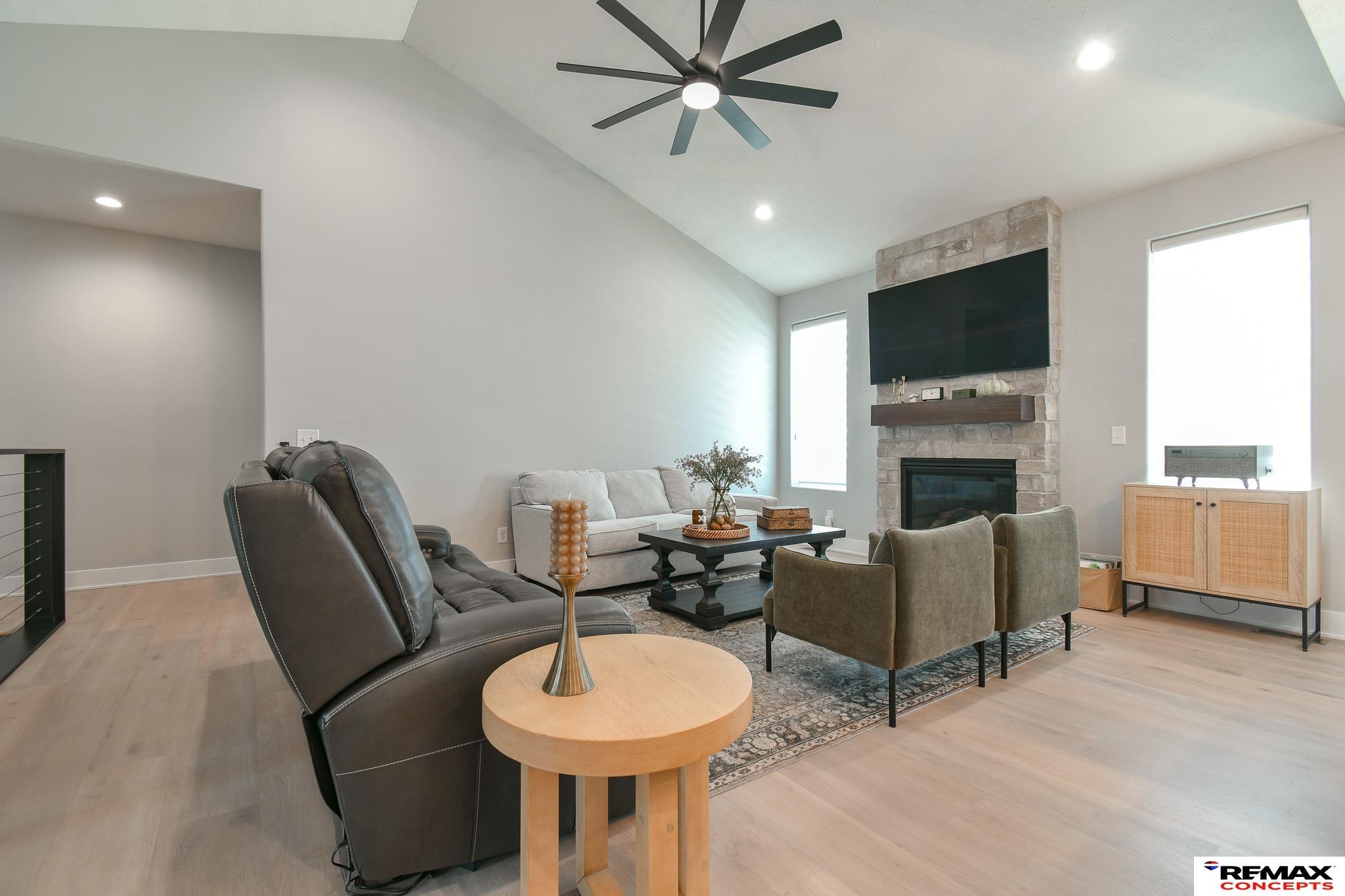 8915 S 75th Street