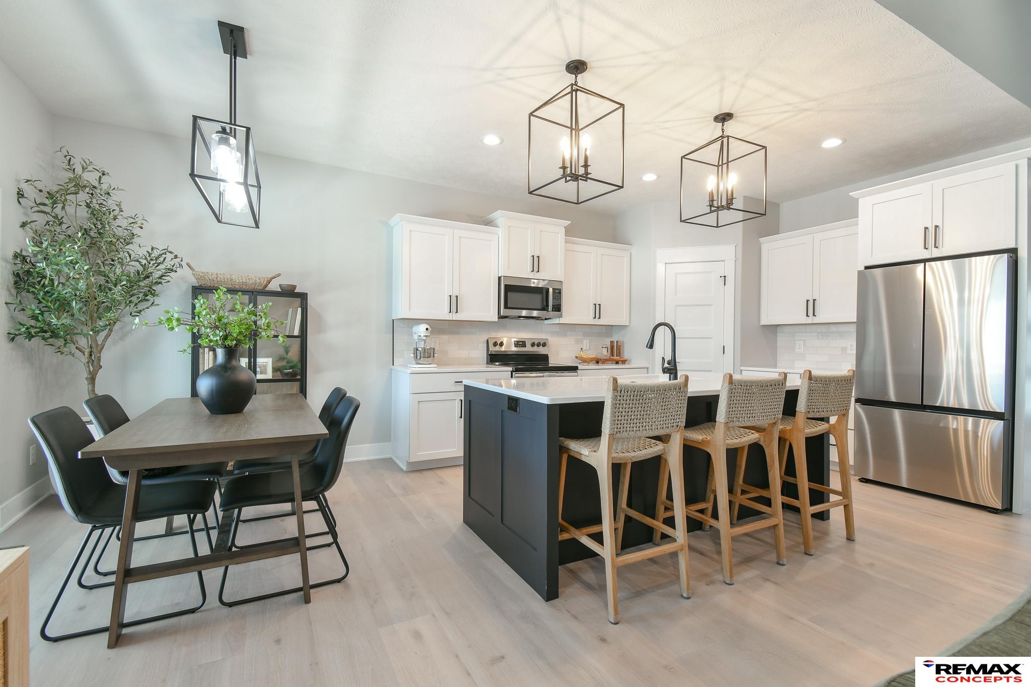 8915 S 75th Street