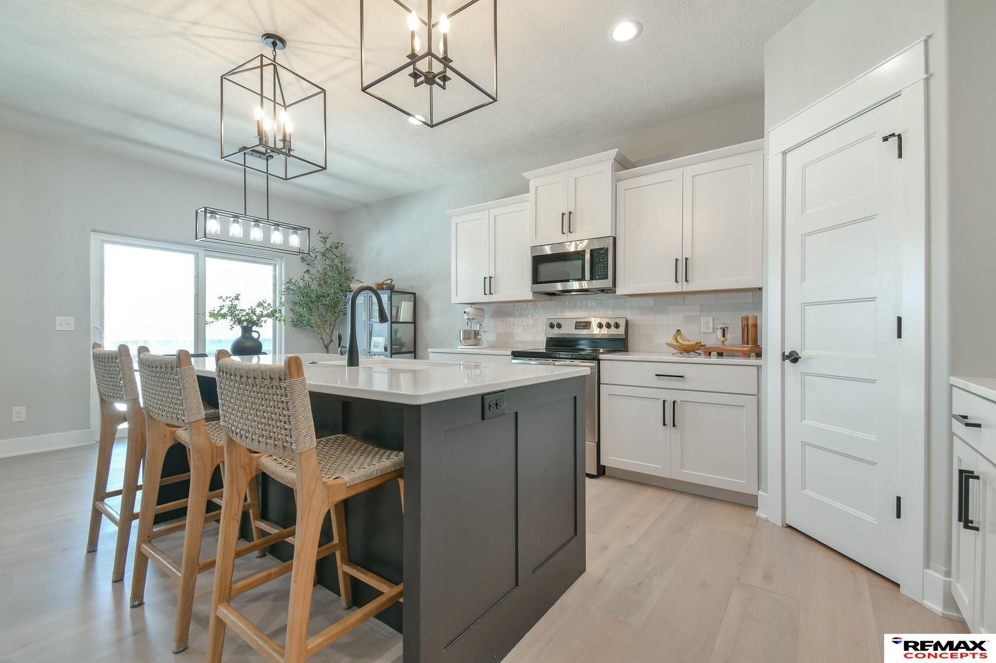8915 S 75th Street