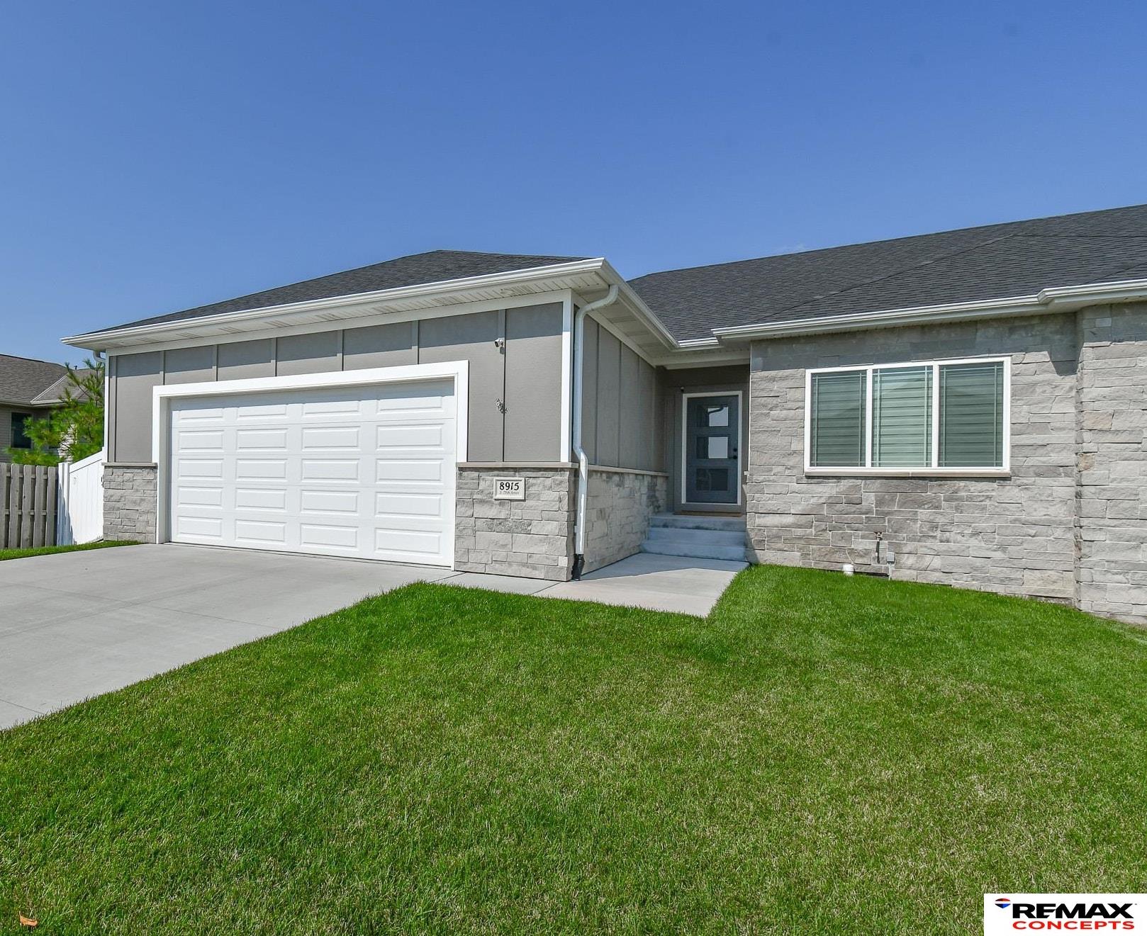 8915 S 75th Street