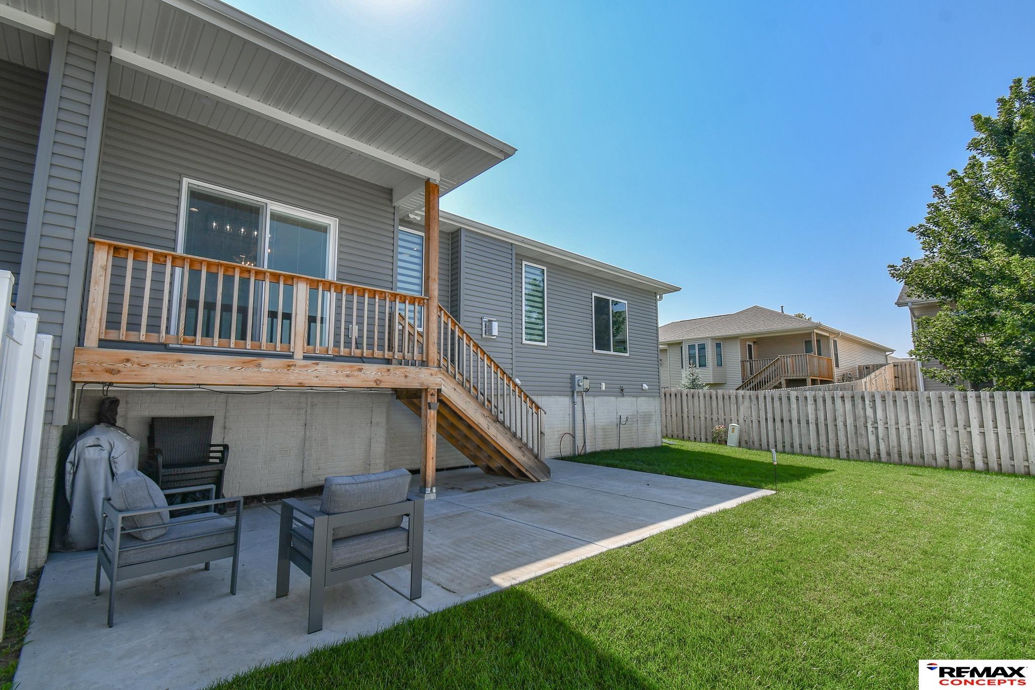 8915 S 75th Street