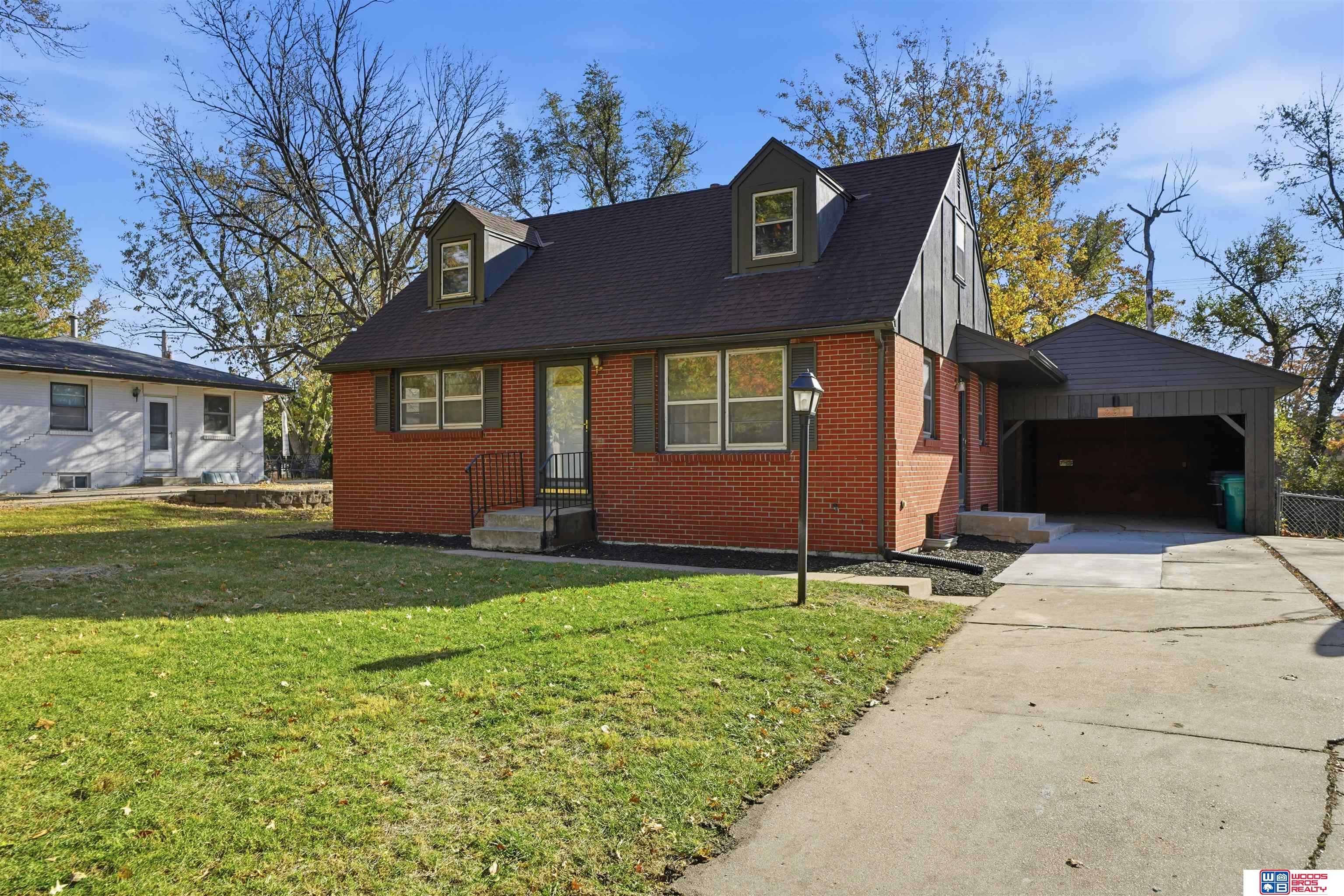 2511 Kessler Boulevard