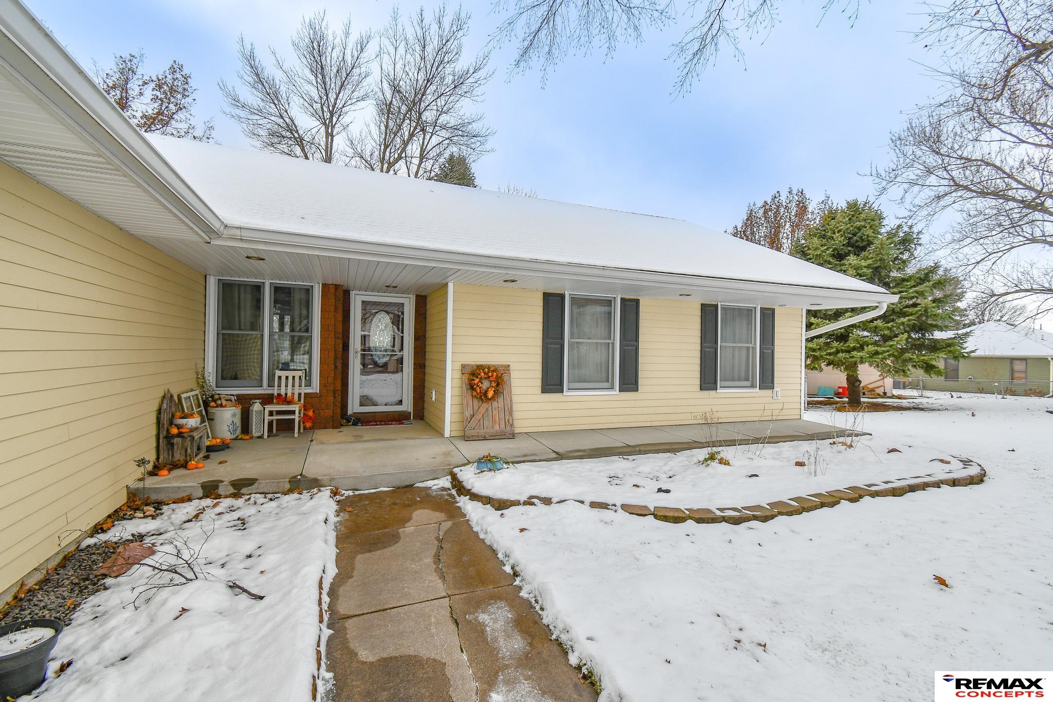 735 Summit Court