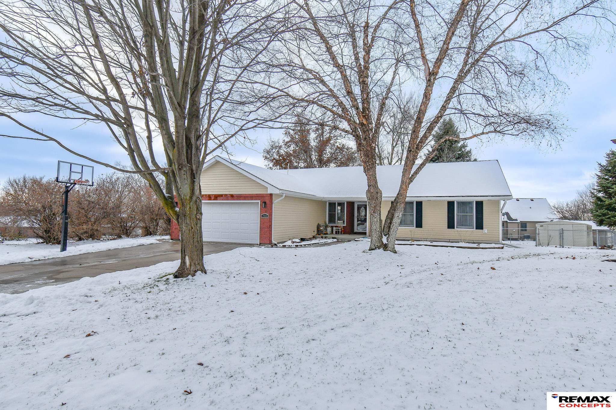 735 Summit Court
