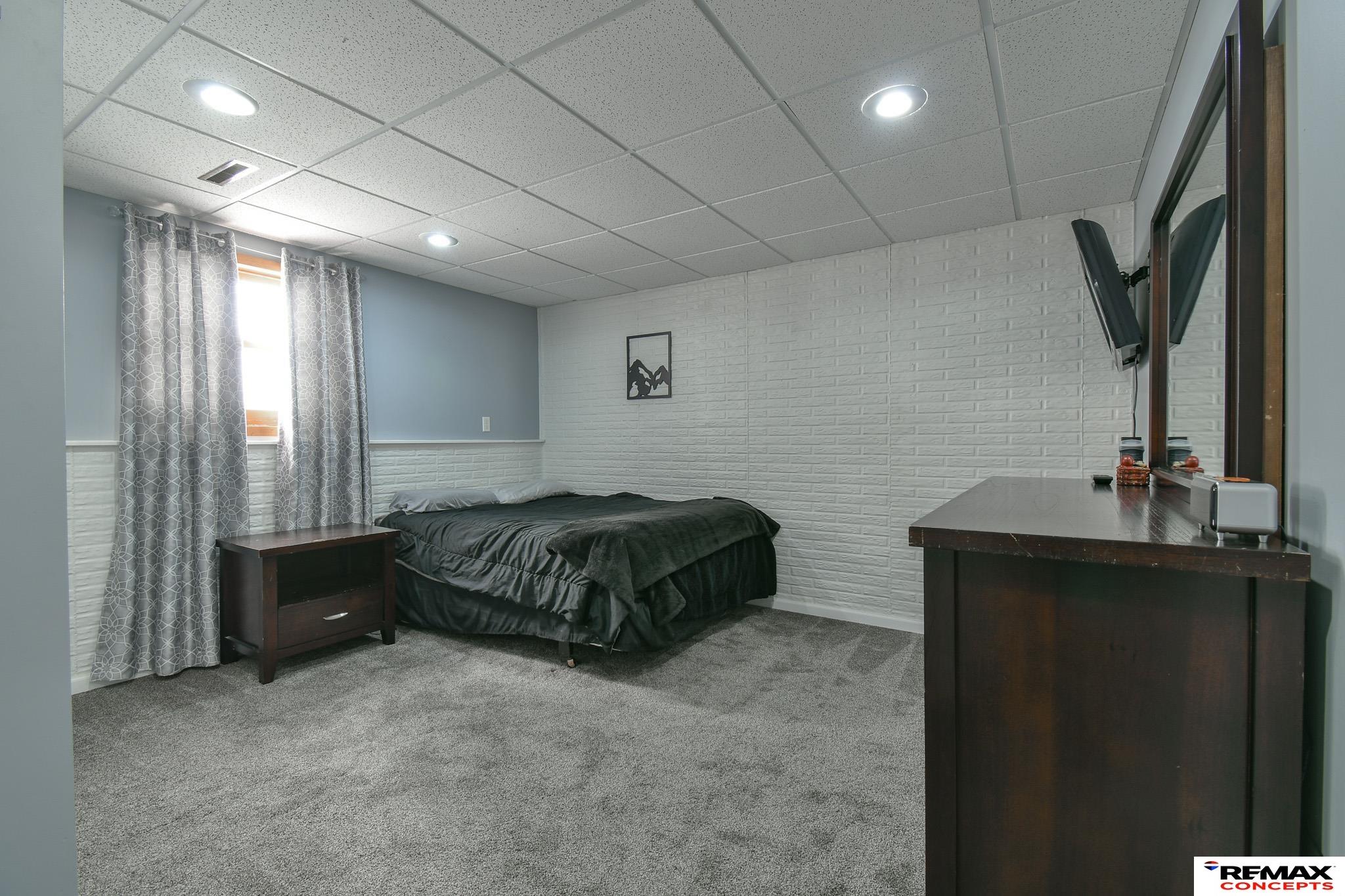 735 Summit Court