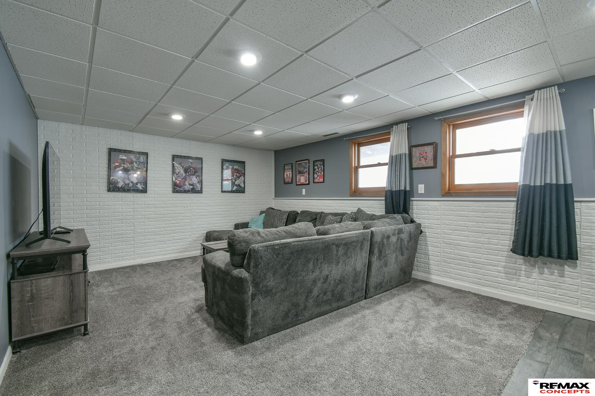 735 Summit Court