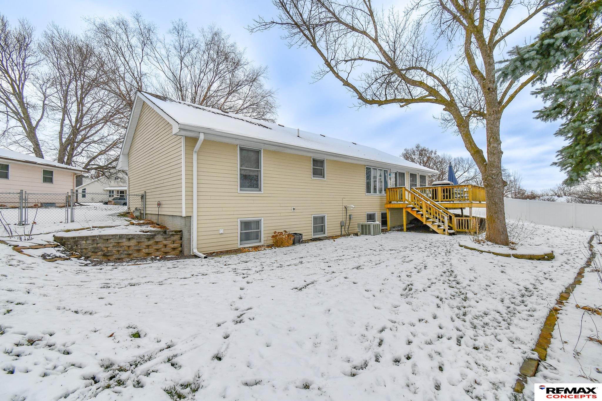735 Summit Court