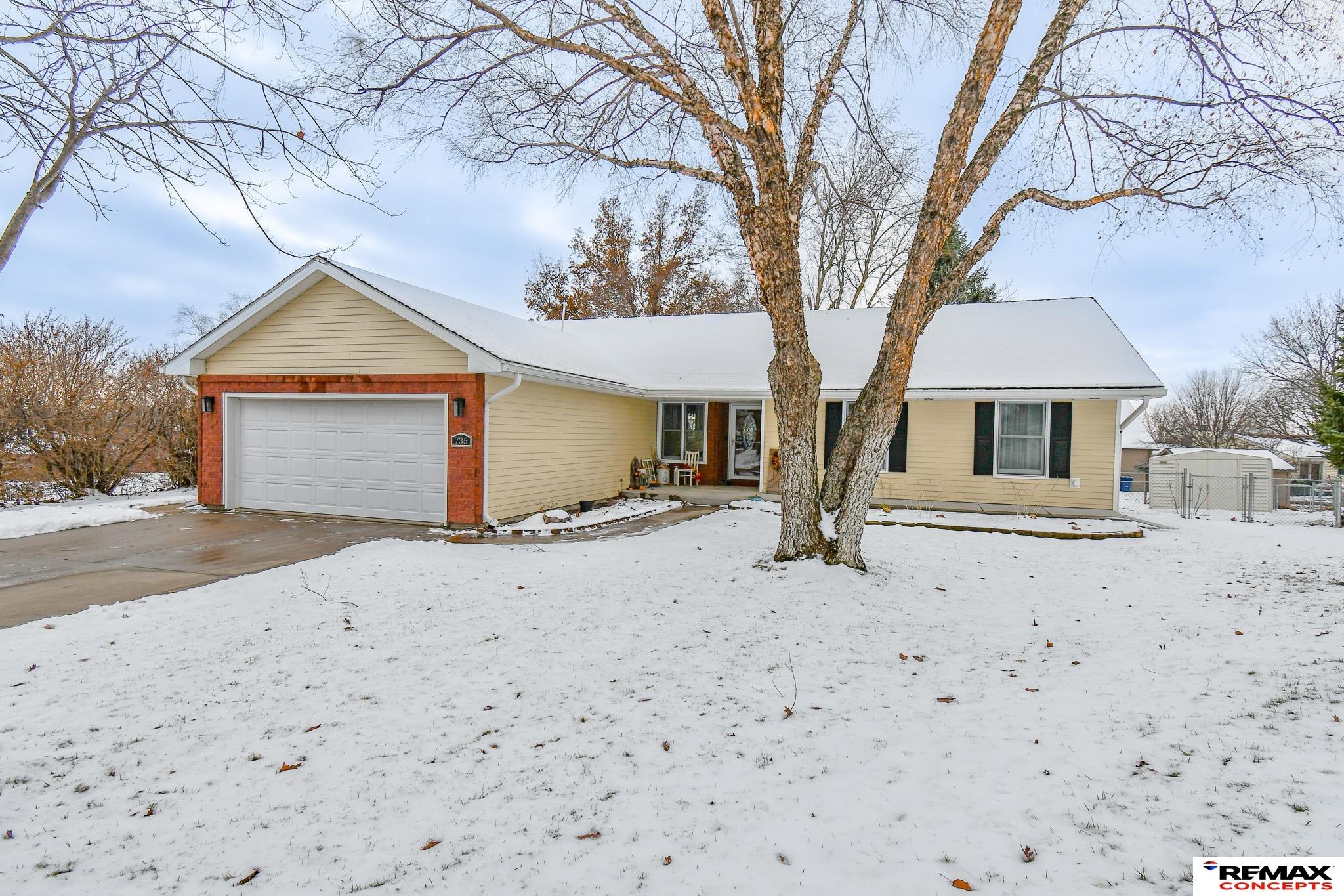 735 Summit Court