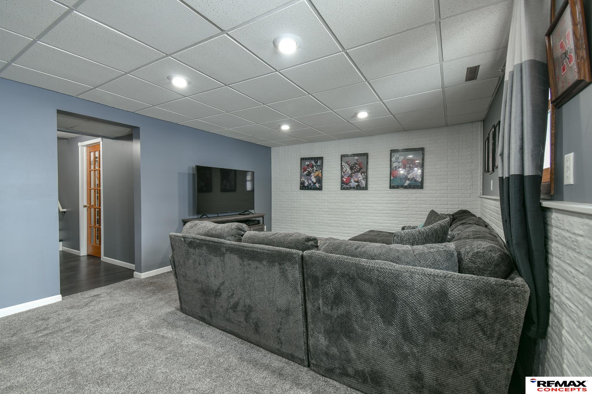 735 Summit Court