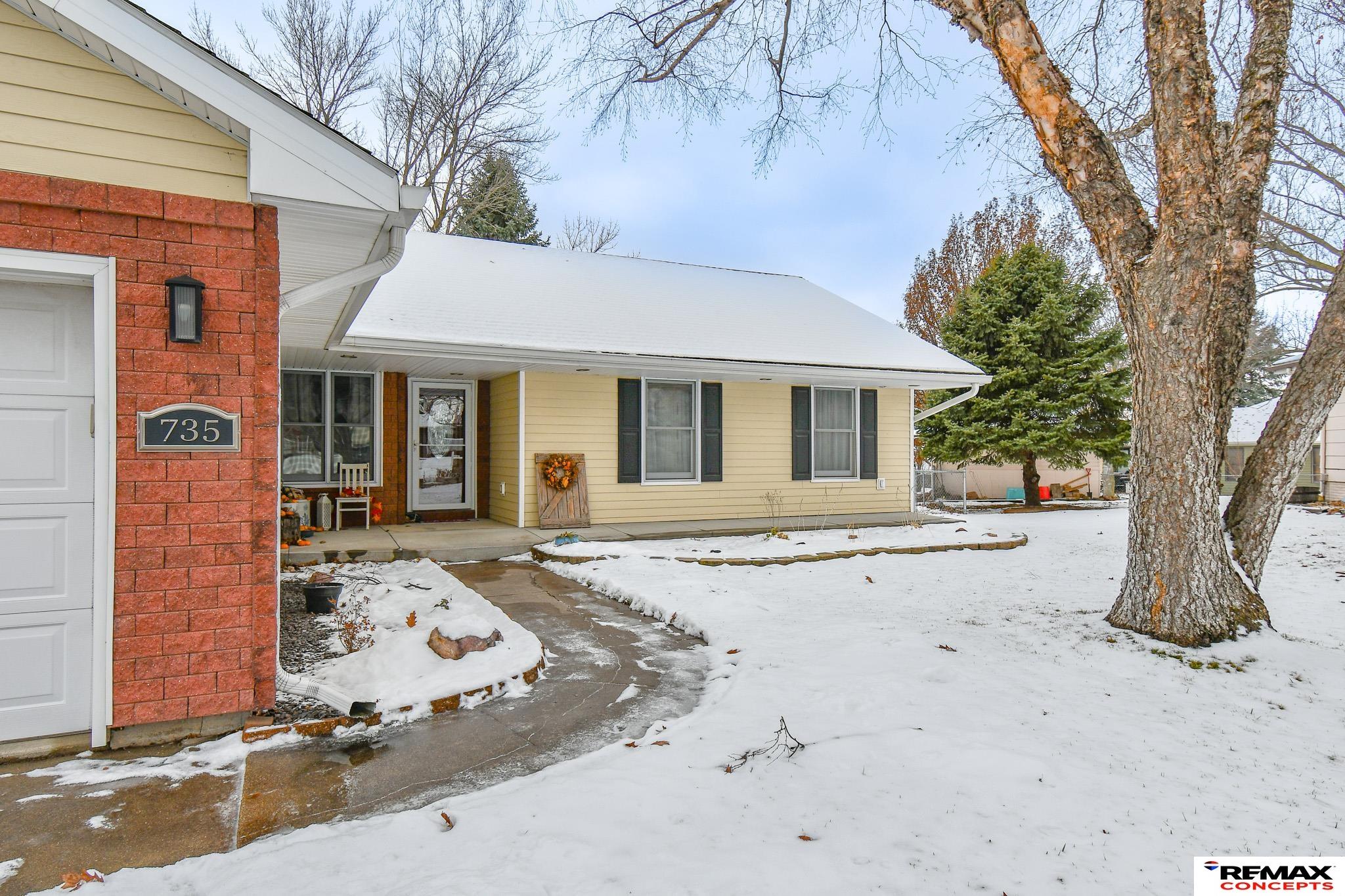 735 Summit Court