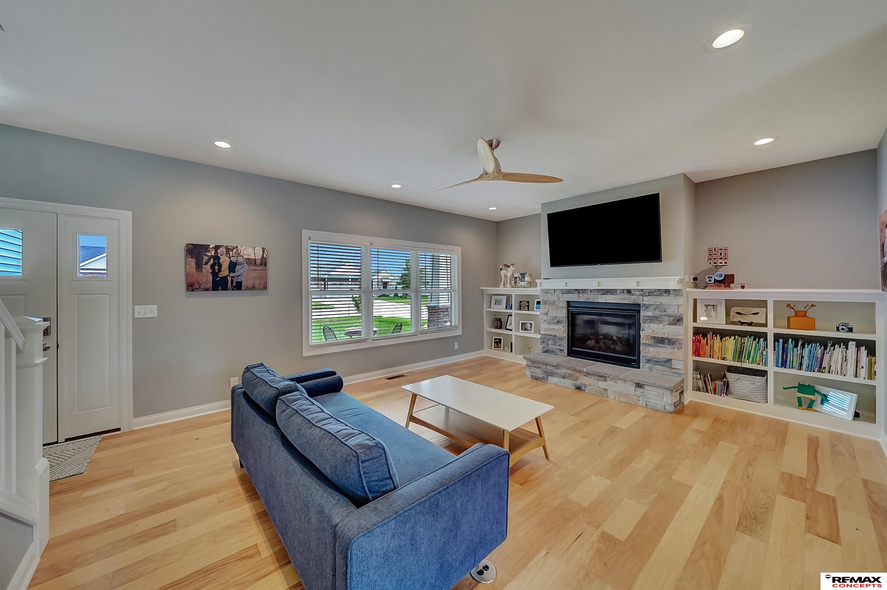 225 Knotty Pine Lane