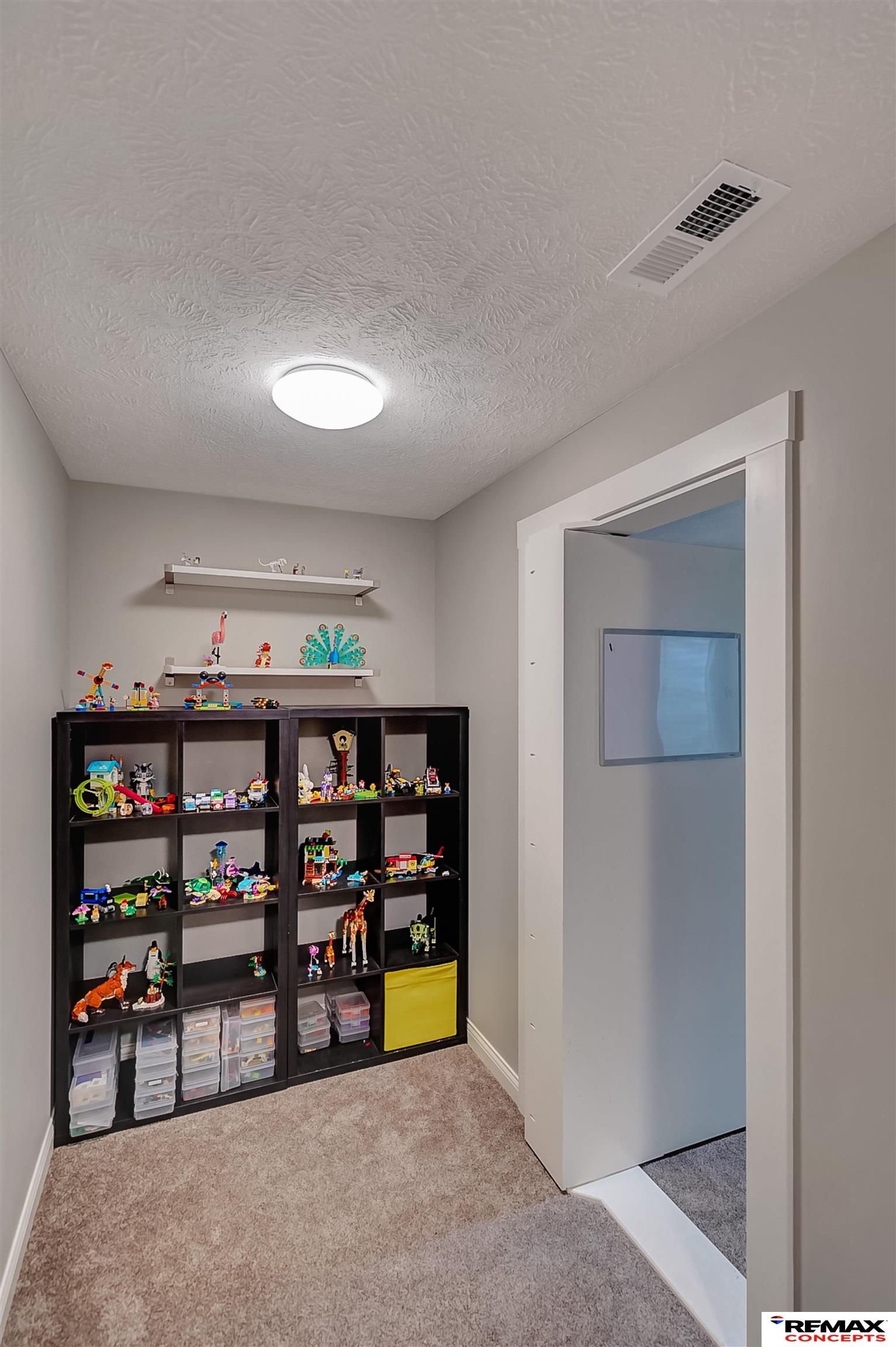 225 Knotty Pine Lane