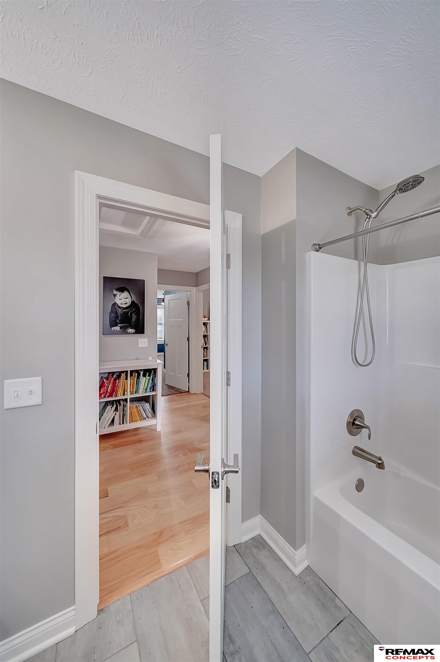 225 Knotty Pine Lane