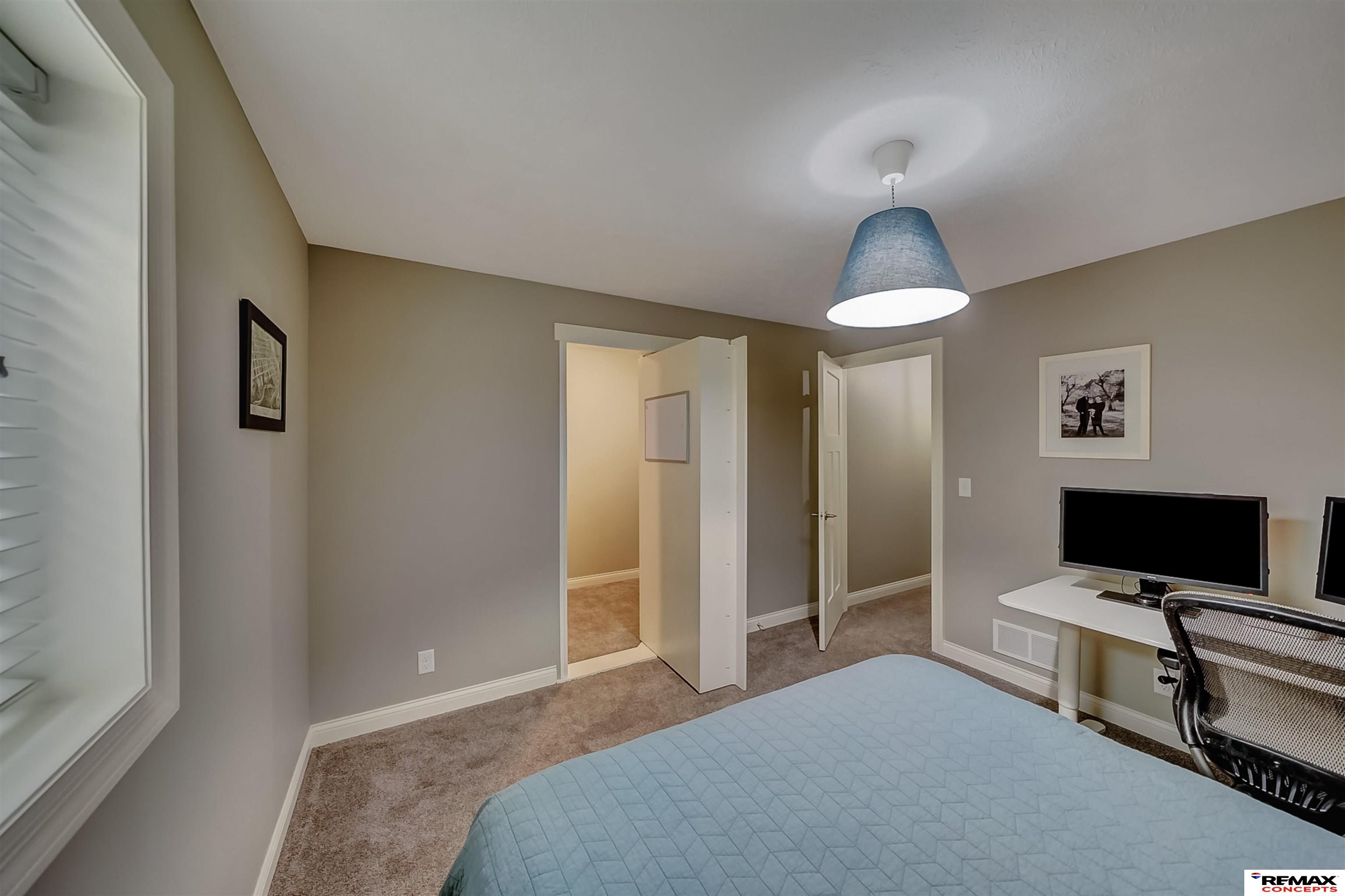 225 Knotty Pine Lane